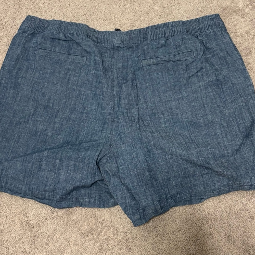 LL Bean Women’s Lakewashed Dock Blue Chambray Favorite Fit Short 28 - Picture 2 of 4